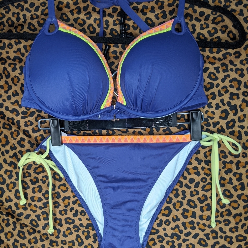 Victoria Secret bathing suit push up